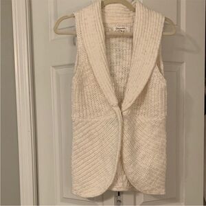 $9 Bundle of 3
Aeropostale   Vest,Carmen Fur Vest , Black Sweater, Pink Top